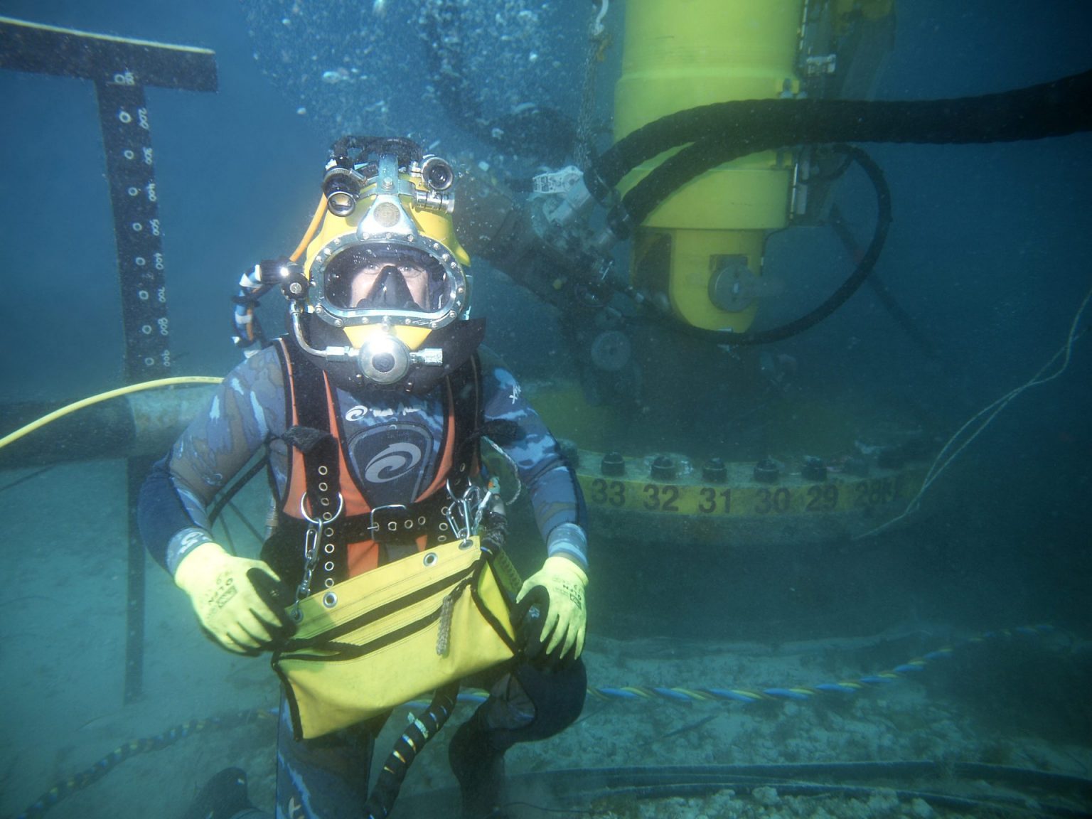 150119-Diver-underwater-1536x1152